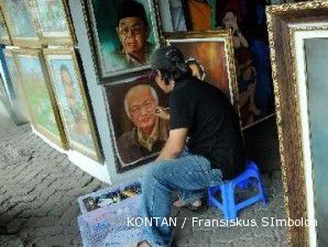 Lukisan wajah dan karikatur Pasar Baru: Melukis karikatur artis dan pejabat (3)