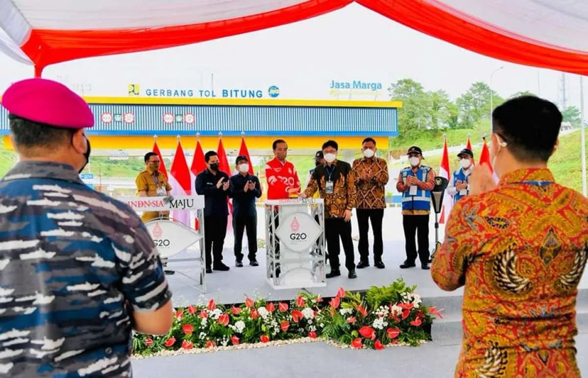 Jokowi: Jalan Tol Manado-Bitung Pangkas Waktu Tempuh dari 2 Jam Menjadi 35 Menit