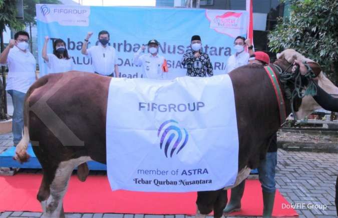 FIFGroup Tebar Kurban 371 Kambing dan 3 Sapi di 235 Titik se-Indonesia