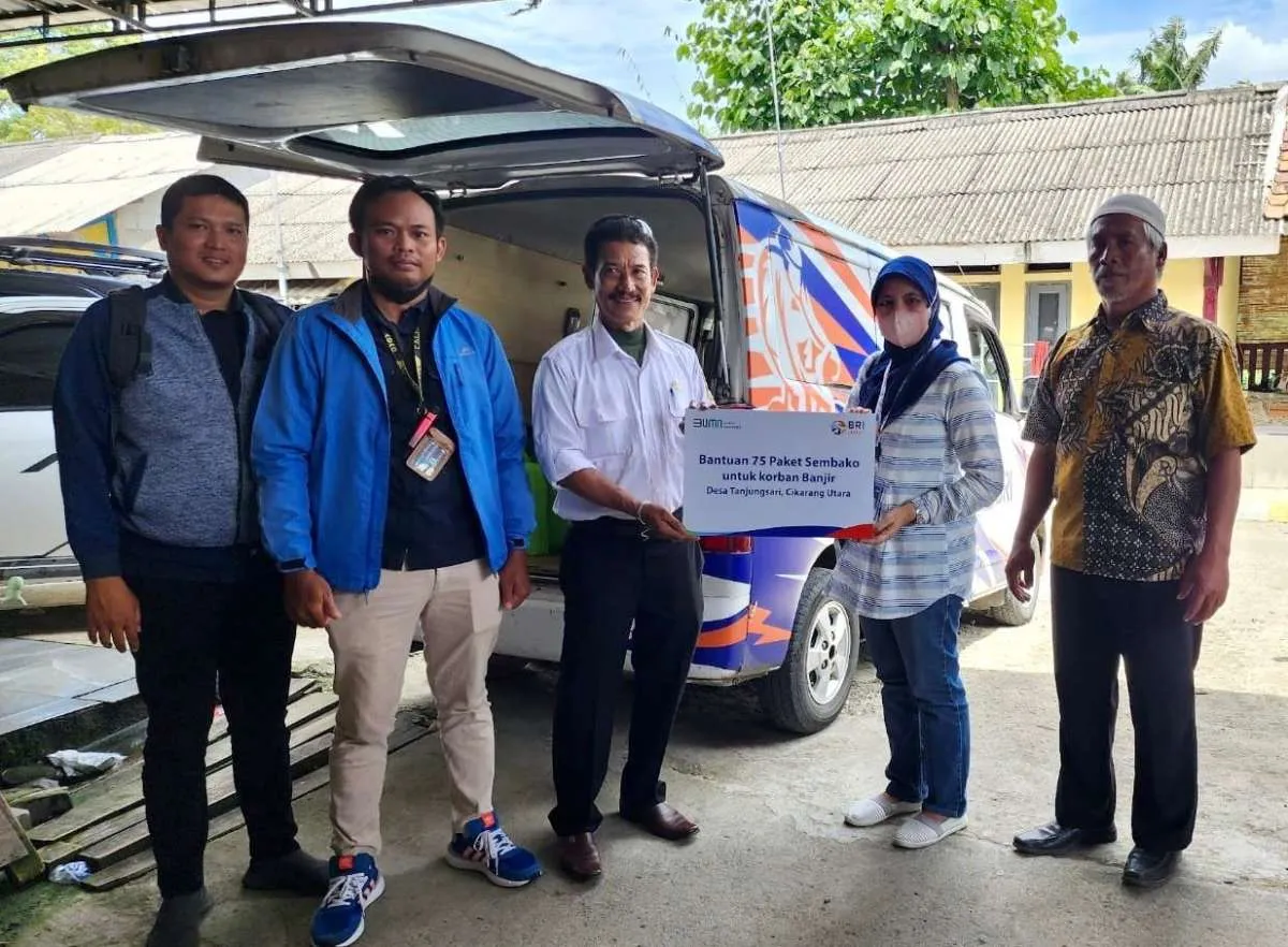 Pemberian Bantuan Banjir di Tambun