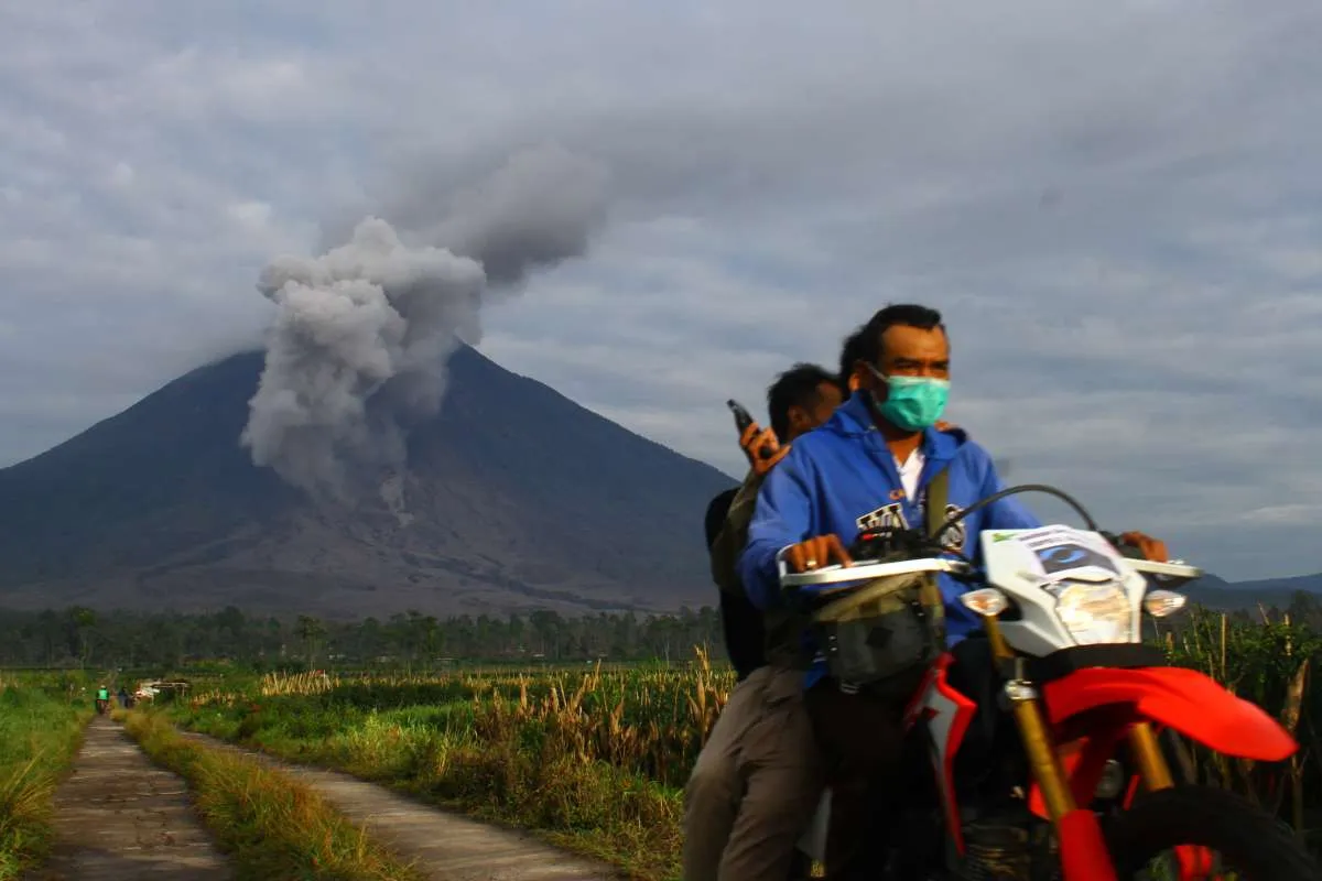 Gunung Semeru erupsi, XL Axiata pastikan jaringan aman dan buka layanan gratis