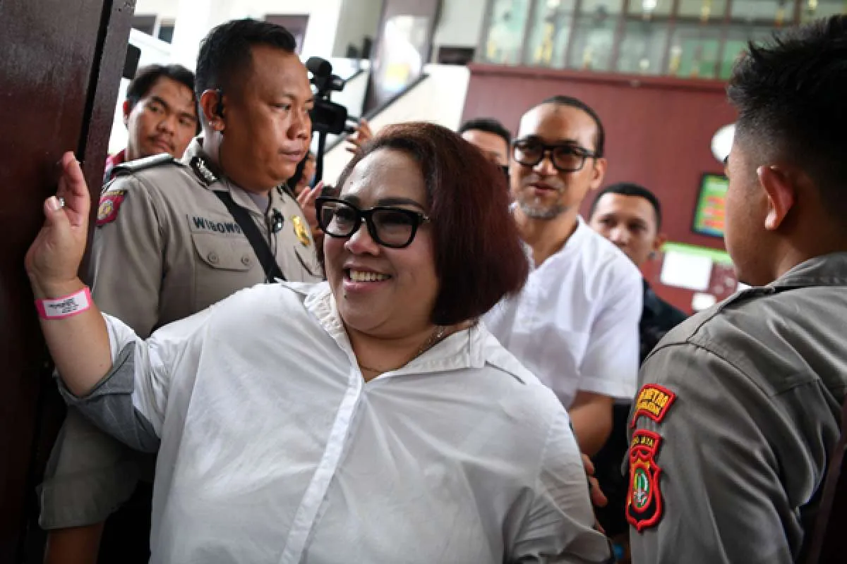 Komedian Nunung dan 5 keluarganya positif corona, isolasi di RSUD Pasar Minggu