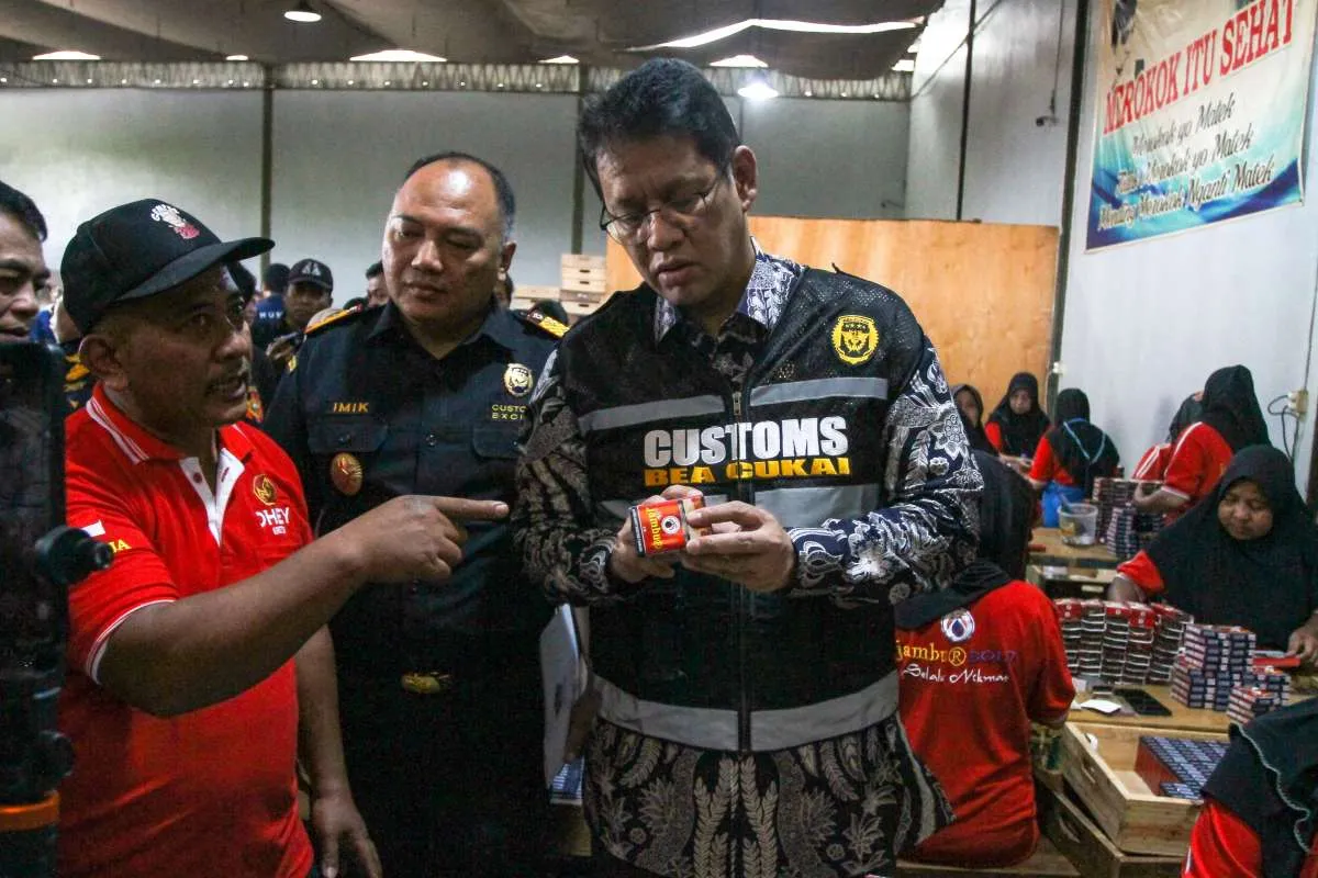 Menkeu Purbaya: Cukai dan Harga Jual Eceran Rokok Tidak Naik pada Tahun Depan