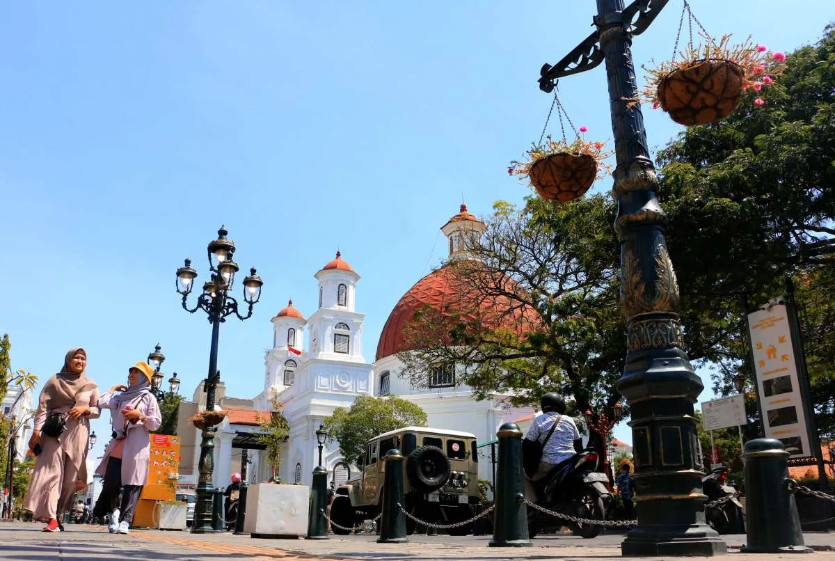 Cuaca hari ini di Jawa dan Bali: Semarang hujan ringan, Yogyakarta hujan sedang