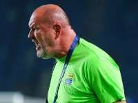 Strategi Pressing & Transisi Cepat Bojan Hodak Sesuaikan Karakter Pemain Indonesia