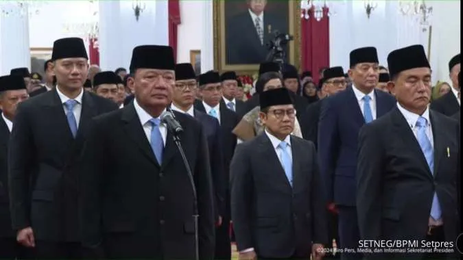 Indonesia's Prabowo Swears in Cabinet of Over 100 Ministers, Deputies