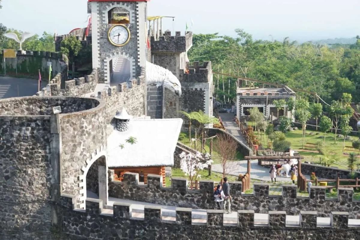 Menjelajahi negeri dongeng di The Lost World Castle, cocok untuk liburan akhir pekan