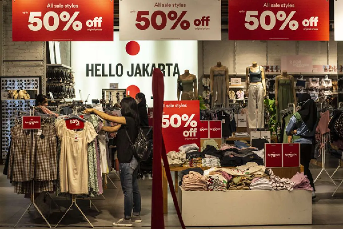 Mandiri Institute: Masyarakat Kelompok Bawah Lebih Banyak Belanja