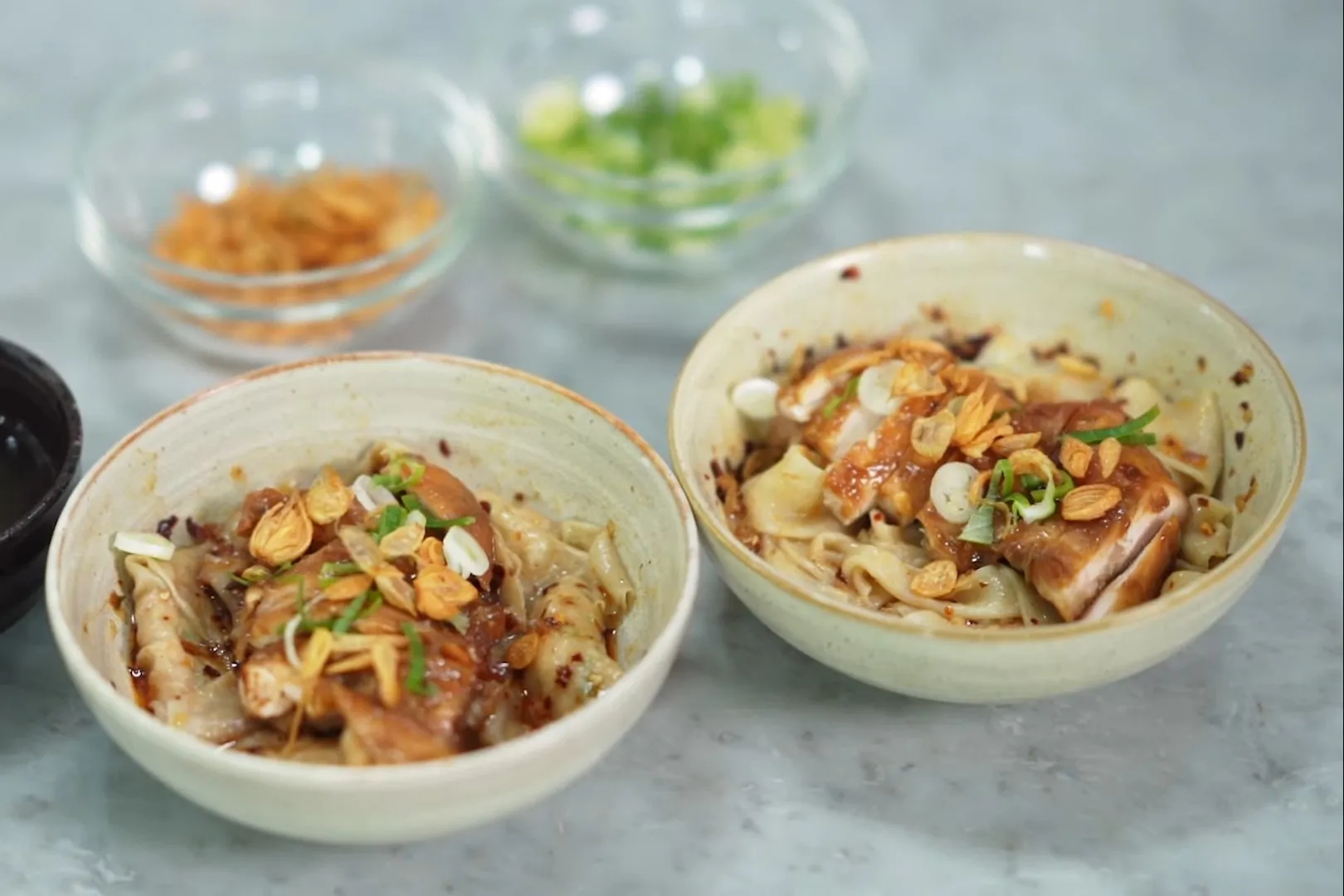 Mie Sobek & Pangsit Chili Oil khas Bandung