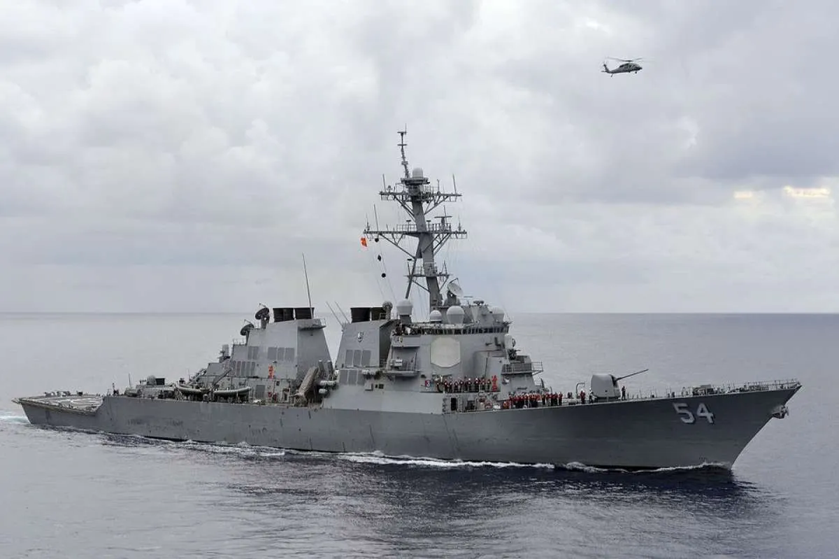Tegang! China siaga tinggi saat kapal perusak AS berlayar di Selat Taiwan