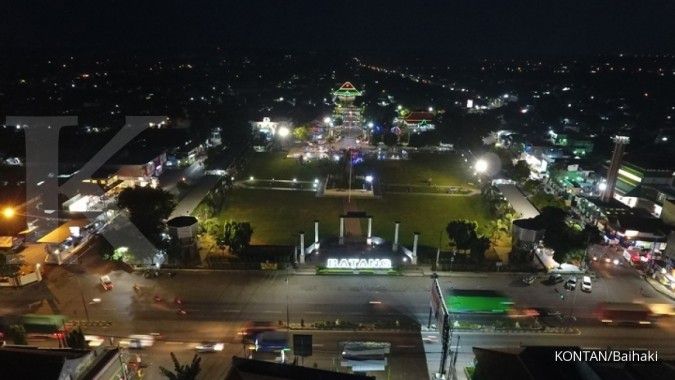 Alun-alun Kabupaten Batang, Jawa Tengah saat liputan Jelajah Ekonomi KONTAN Tol Trans Jawa