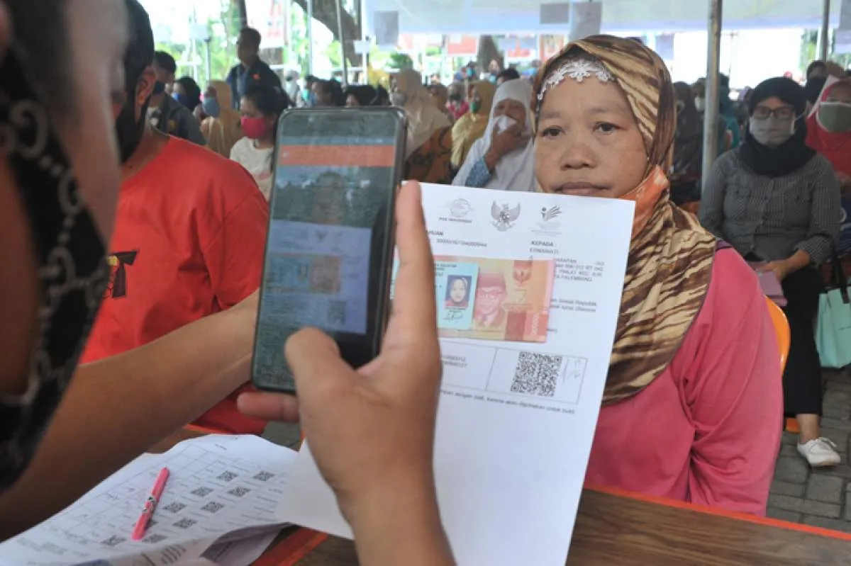 ​Cara cek penerima bansos Kemensos Rp 300.000 di cekbansos.siks.kemsos.go.id