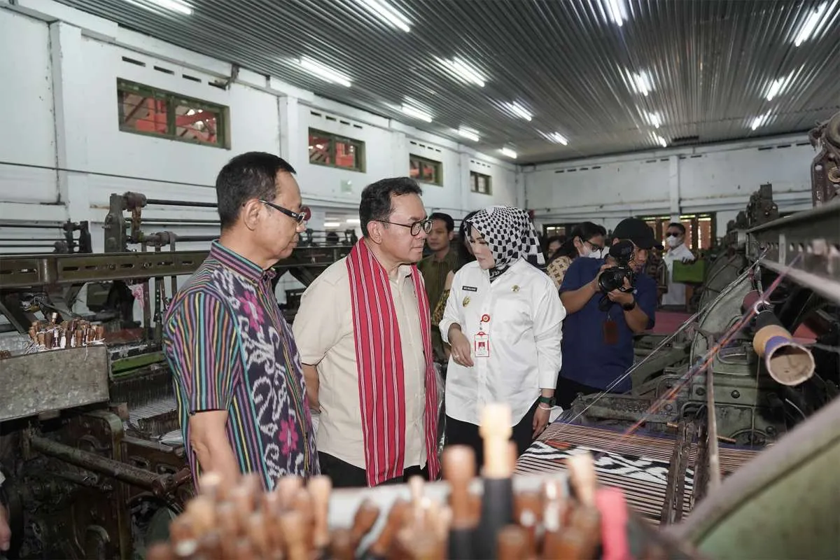 Kunjungi Pabrik Lurik di Klaten, Mendag: Inovasi Kunci Peningkatan Daya Saing Ekspor