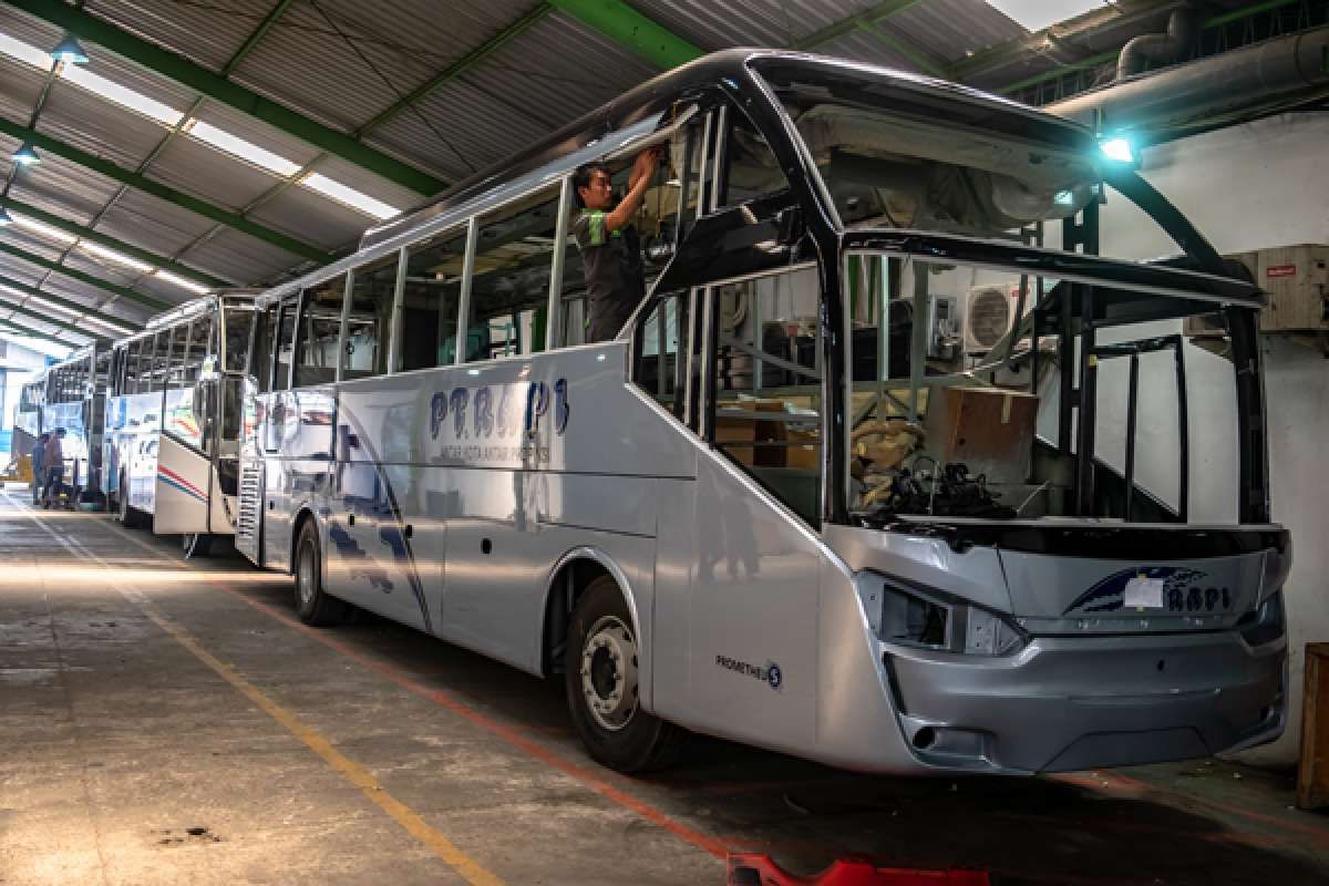 Transportasi Darat Mulai Cerah, Penjualan Bus Ikut Ngebut