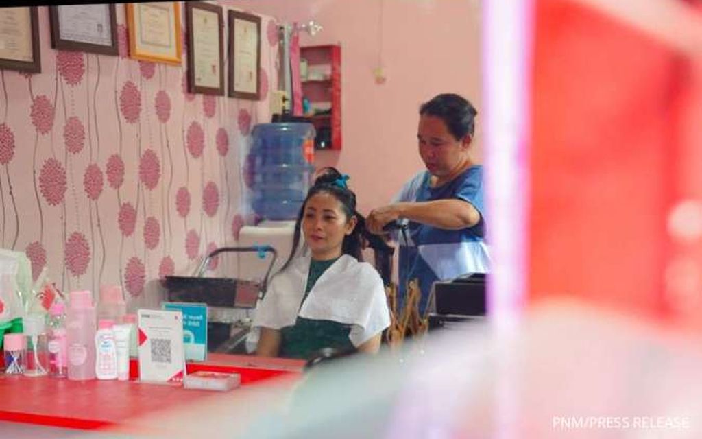  Kisah Nasabah PNM Mekaar: Ibu Anastasia Bangun Salon Inklusif Gratis untuk ODGJ 