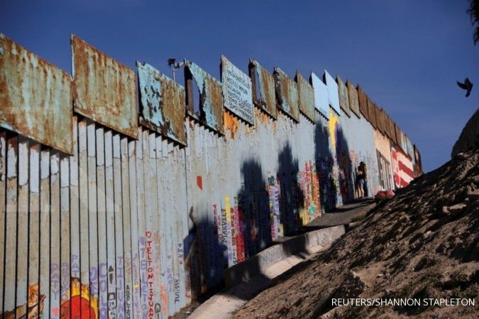 Hakim federal blokir upaya Trump gunakan dana pertahanan untuk tembok perbatasan