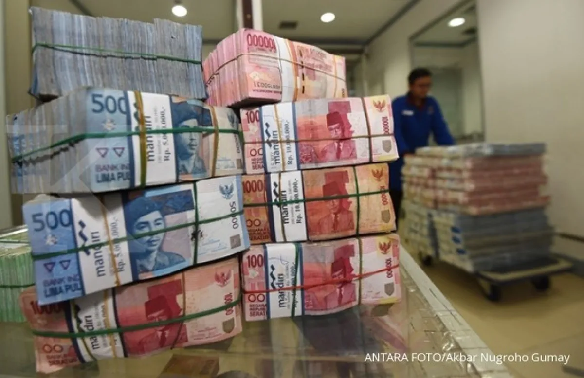 Ekonom prediksi cadangan devisa April naik jadi US$ 125 miliar