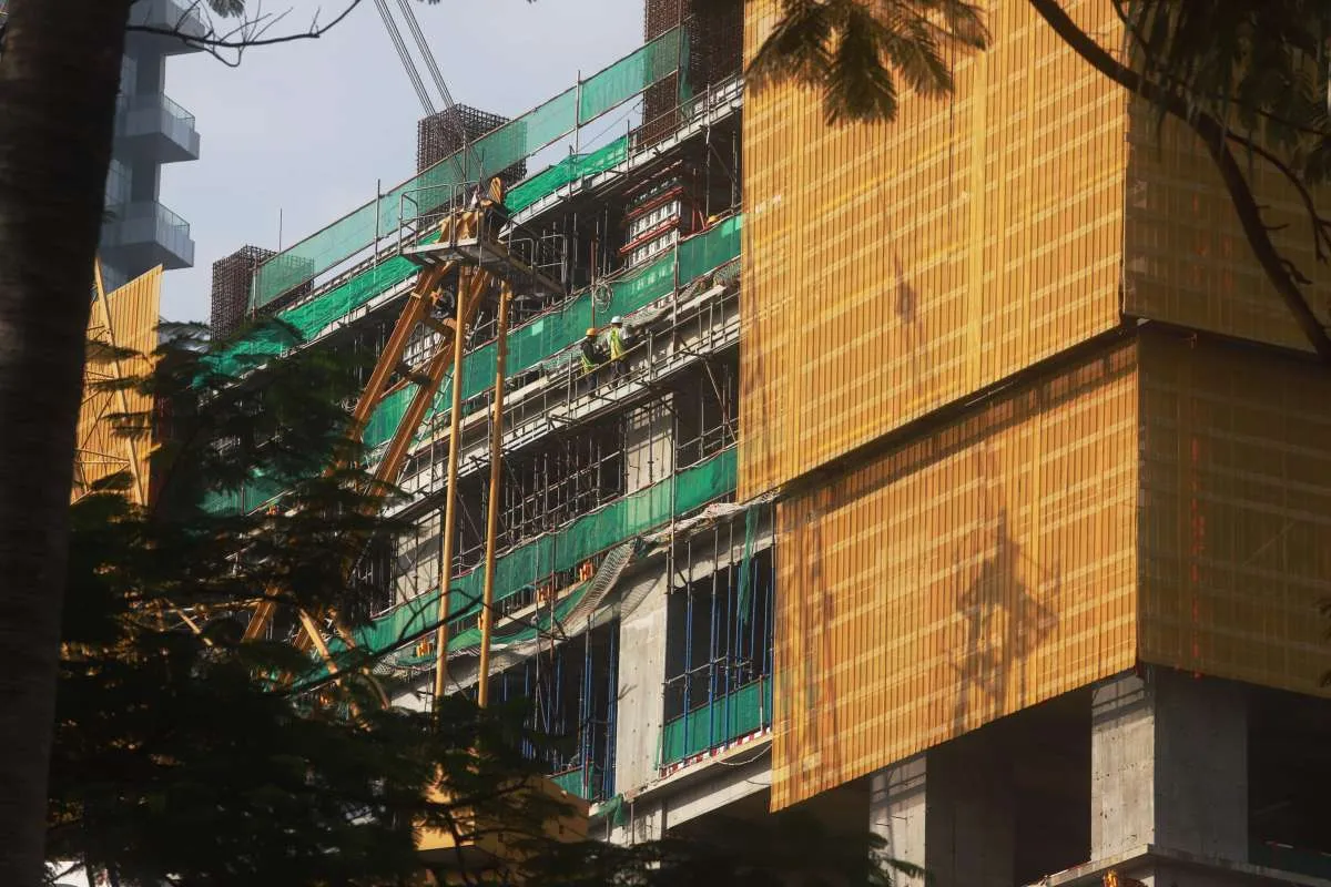 PMI Ekspansi Tapi Investasi Mandek, INDEF Ragukan Pemulihan Sektor Manufaktur