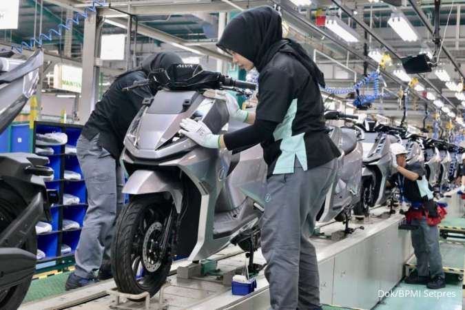 Mengebut Ekosistem Sepeda Motor Listrik