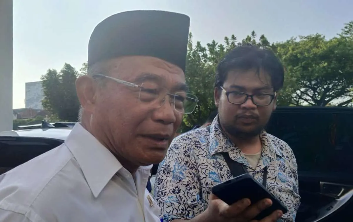 Risma Mengundurkan Diri, Jokowi Tunjuk Muhadjir Effendy Jadi Plt Menteri Sosial