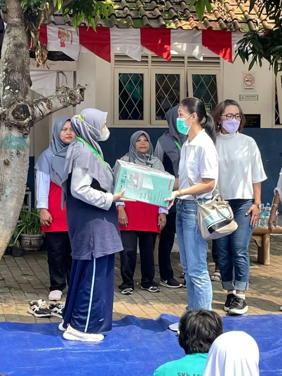 Sinar Mas Land Beri Bantuan Sosial ke Sekolah Khusus, Panti Werdha & Panti Asuhan