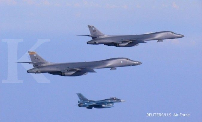 Pesawat tempur Rusia cegat dan kawal pembom milik AS di Laut Okhotsk