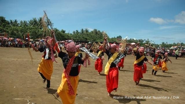 Kongres Masyarakat Adat Nusantara IV dibuka meriah