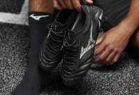 5 Sepatu Bola Termahal di Dunia Tahun 2025: Merek Jepang yang Pertama