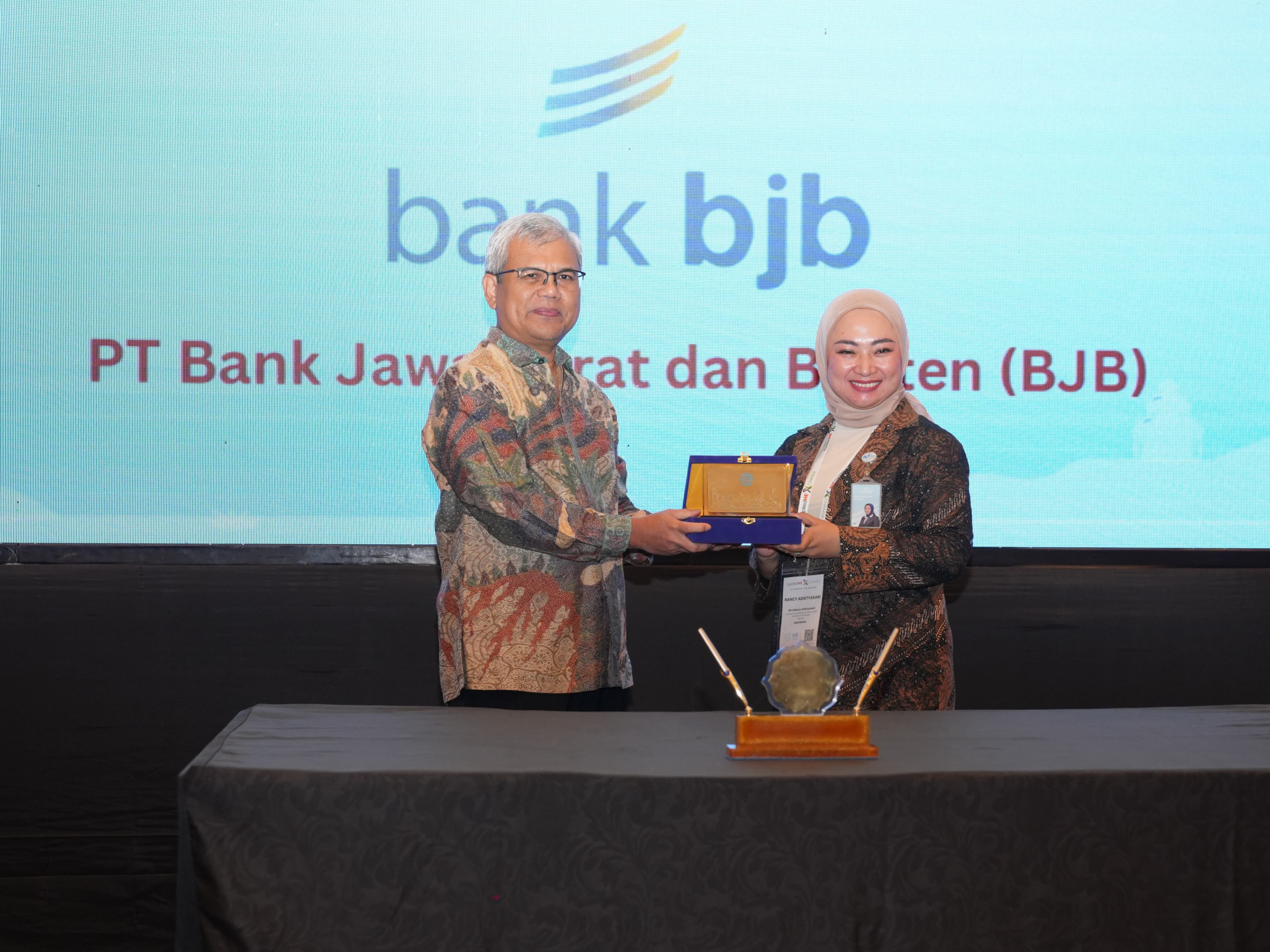 Kontan. bank bjb menegaskan komitmennya dalam mendukung sektor pendidikan tinggi di Indonesia melalu