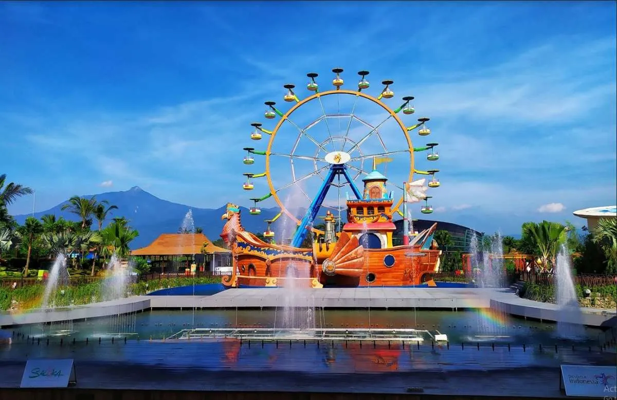 Punya banyak zona dan wahana seru, cek harga tiket masuk Saloka Theme Park