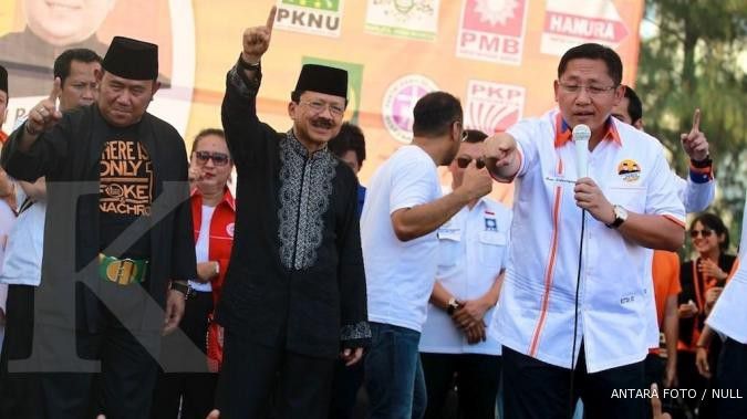 Foke pamerkan surat suara yang telah dicoblos