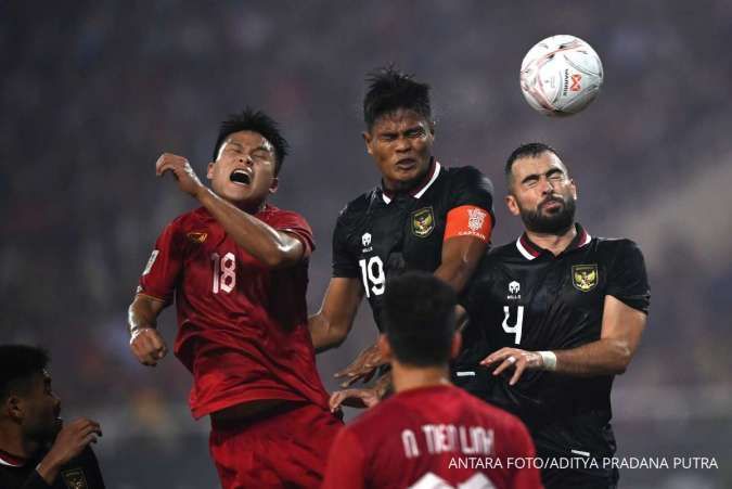 Tien Linh Double Takes Vietnam to Asean Championship Final