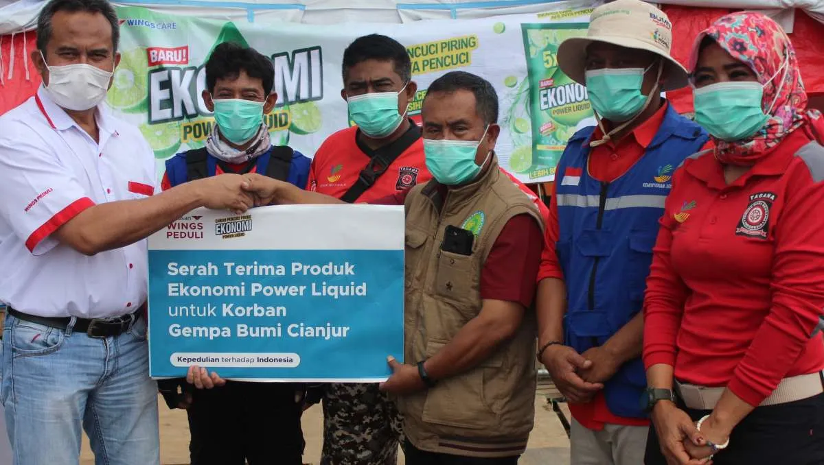 Yayasan WINGS Peduli Donasikan Produk Cuci Piring untuk Pengungsi Cianjur