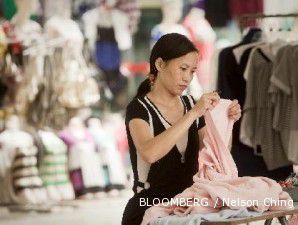 Sanksi Tegas Bagi Perusahaan Penimbun Barang di China