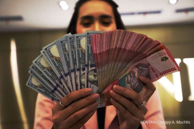 Rupiah Melemah, Sentuh Rp 16.400 per Dolar AS pada Siang Ini