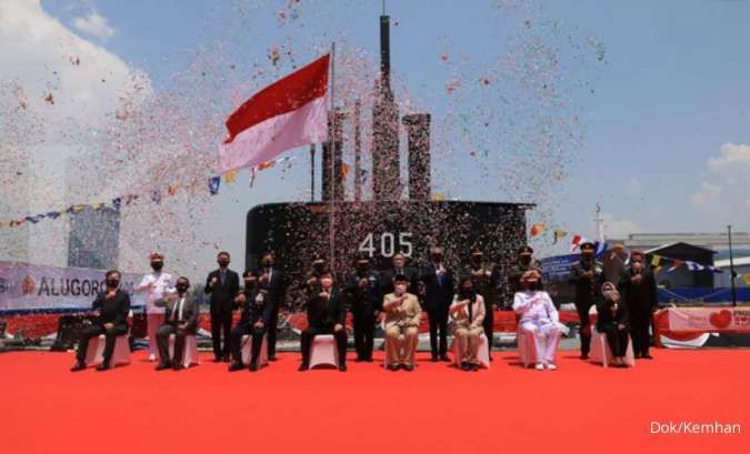 Menhan Prabowo meresmikan kehadiran kapal selam buatan dalam negeri Alugoro-405