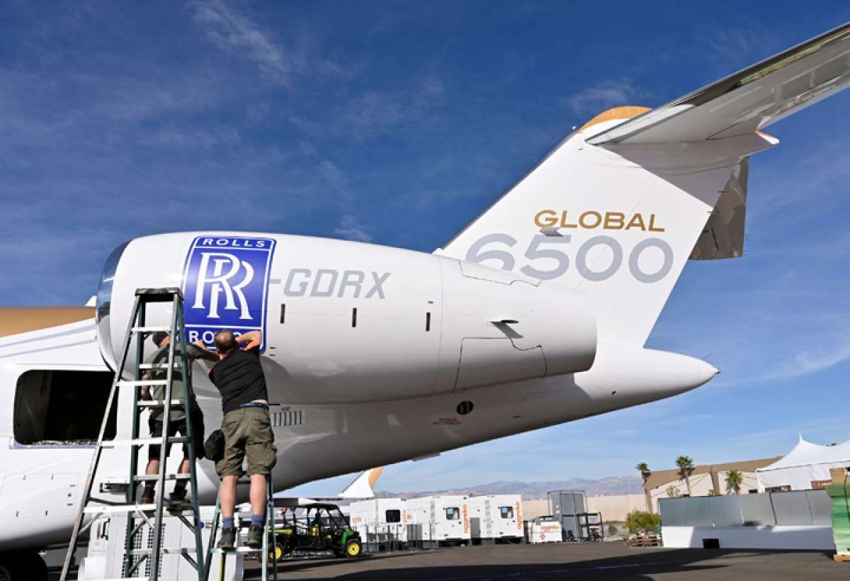 Rolls-Royce Says CEO Did Not Suggest Raytheon Aimed to Spin Off P&W