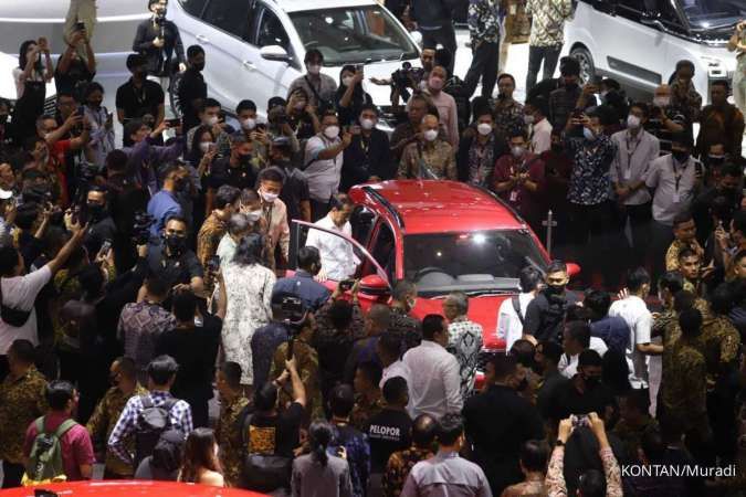 Penjualan Mobil dan Motor Naik di 2022, Jokowi Ajak Industri Otomotif Lebih ke Ekspor