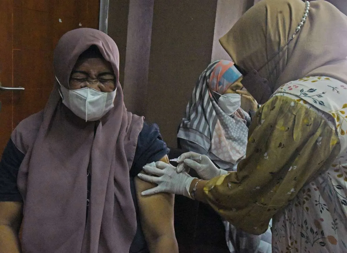 Booster vaksin Covid-19 akan berbayar, ini harga Sinovac, Pfizer, Moderna dll
