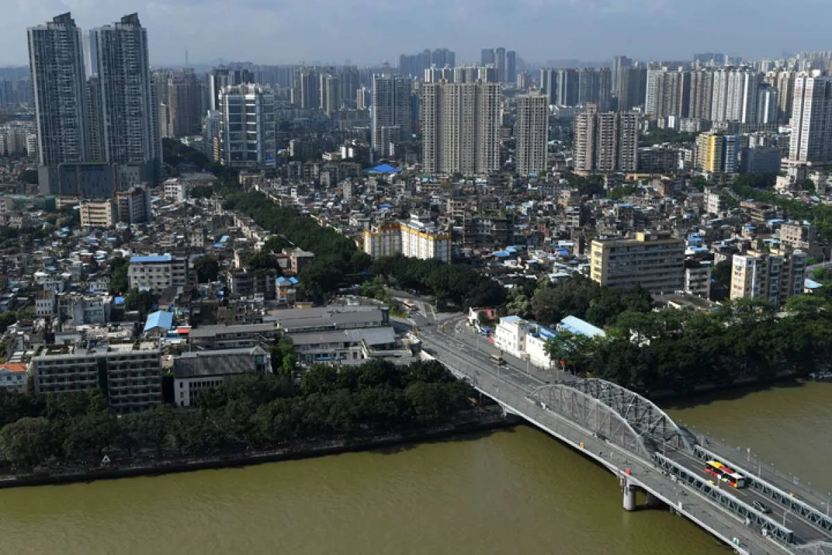 Ekonomi lesu, developer properti China berguguran