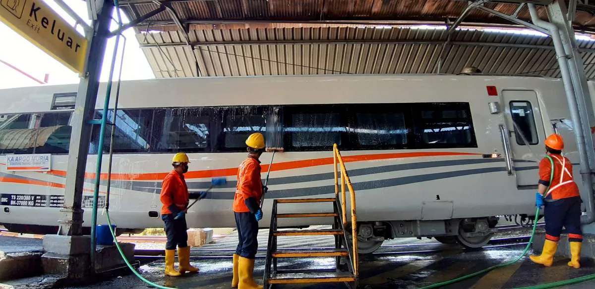 Jadwal perjalanan kereta dan KRL saat DKI Jakarta terapkan PSBB total