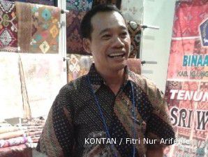Wayan Widyantara, mantan cleaning services yang sukses menenun (1)