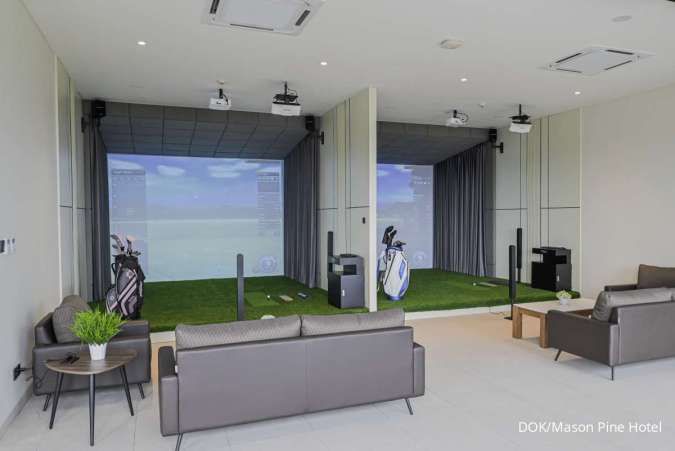 Awan Eight - Golf: Simulator Golf Pertama di Bandung, Bermain di Lapangan Golf Dunia!