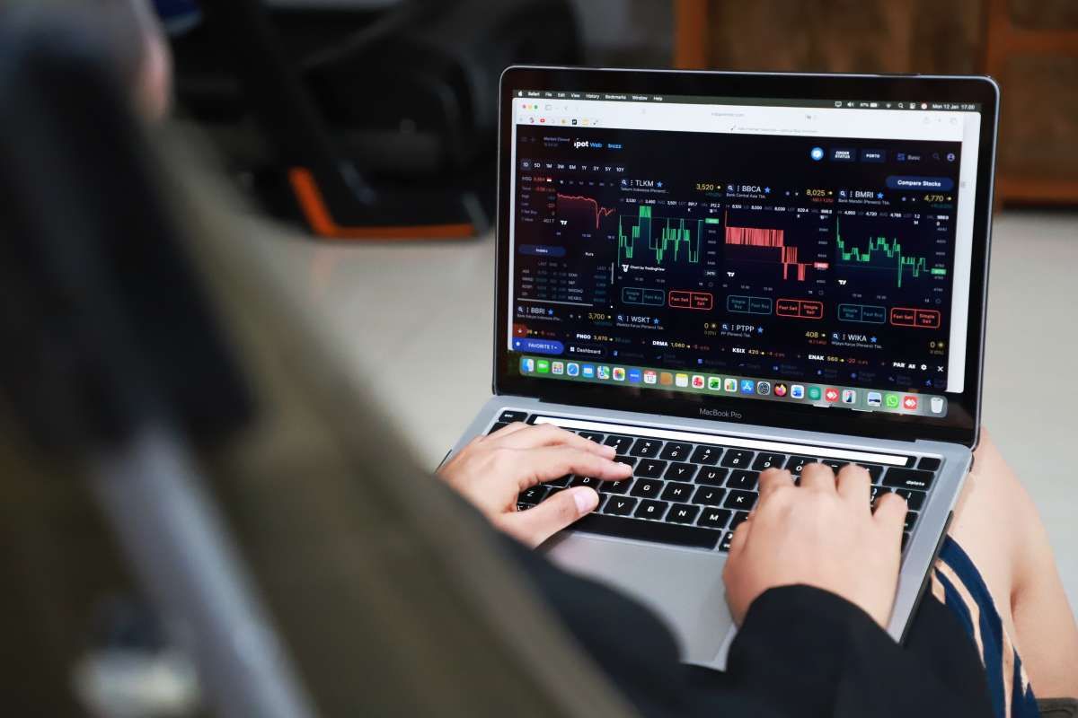 IHSG Mudah Mendaki, Gampang Dihempas