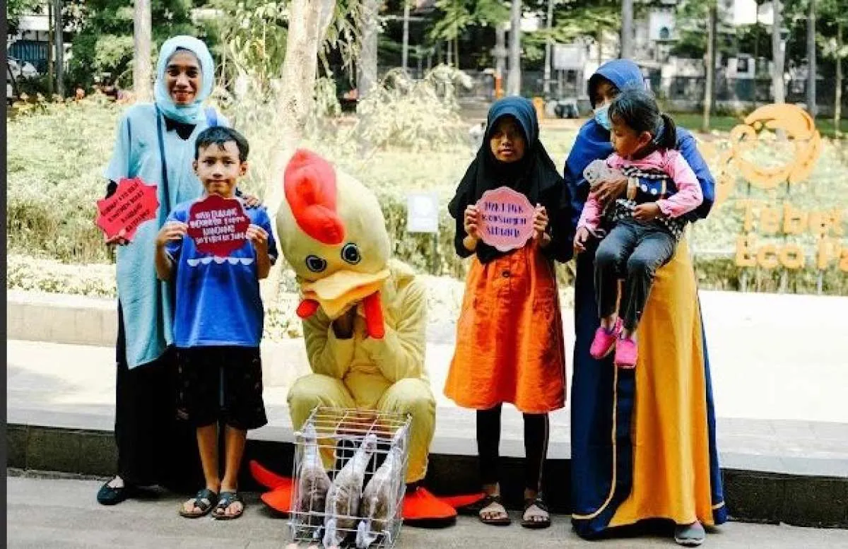 NGO Rayakan Hari Hak Konsumen Sedunia dengan Aksi di Tebet Eco Park