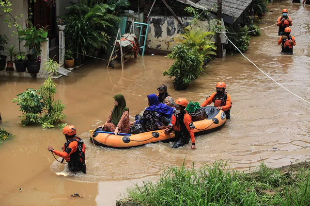 Waspadai 7 penyakit yang mengintai usai banjir