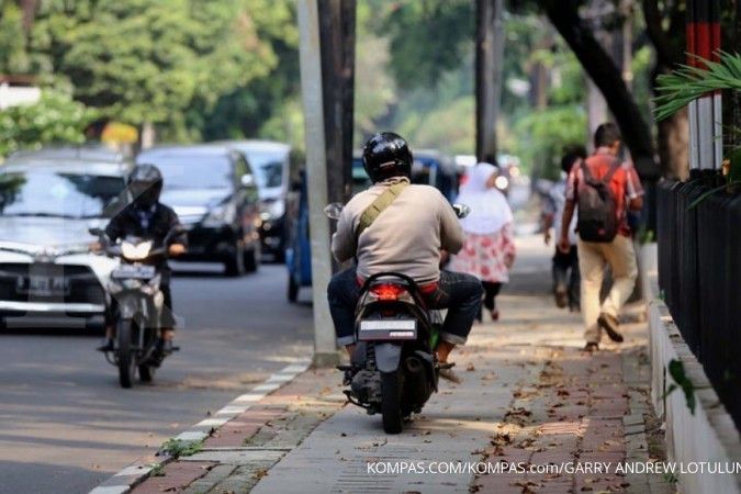Hati-hati, motor lewat trotoar bisa kena denda Rp 500.000