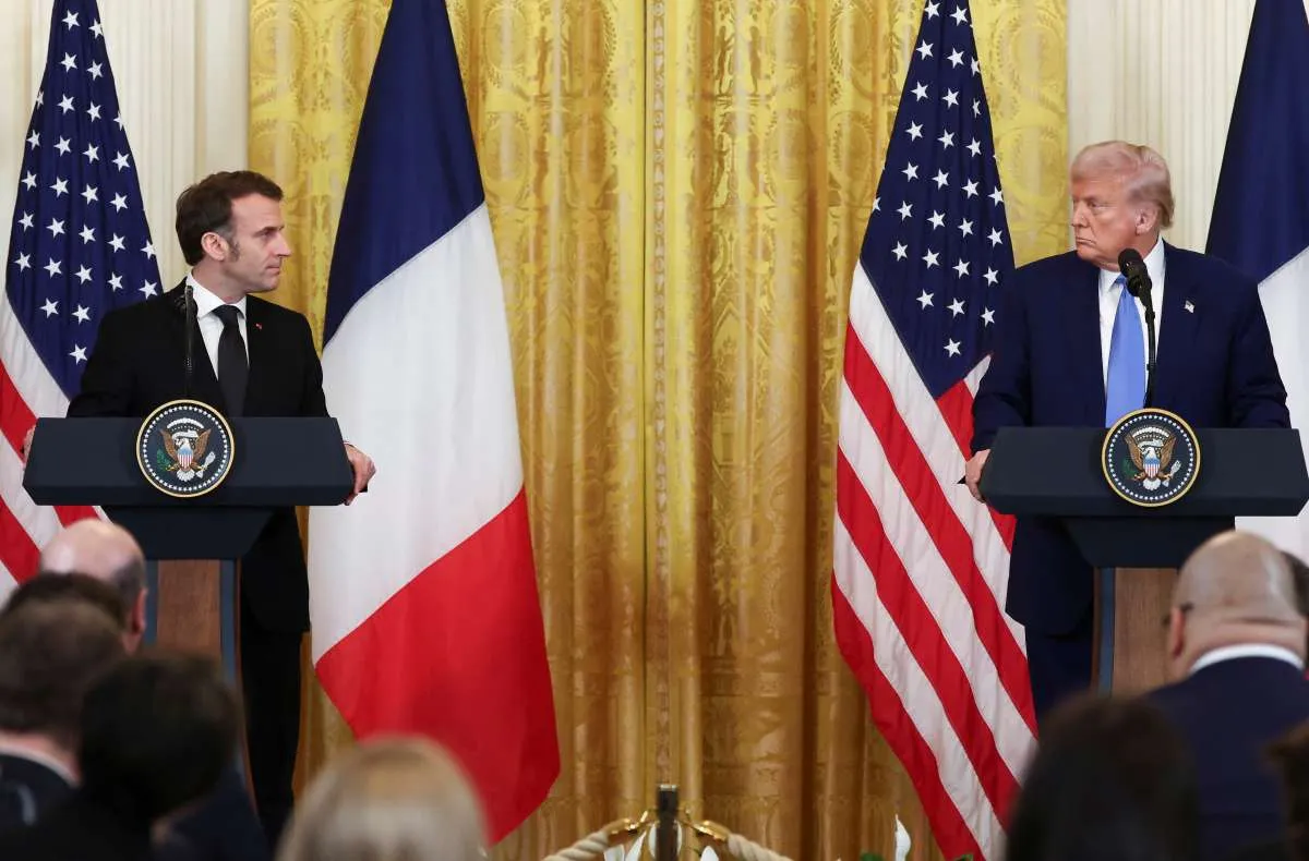 Presiden Prancis Macron Serukan Penangguhan Investasi Eropa ke AS Setelah Tarif Trump