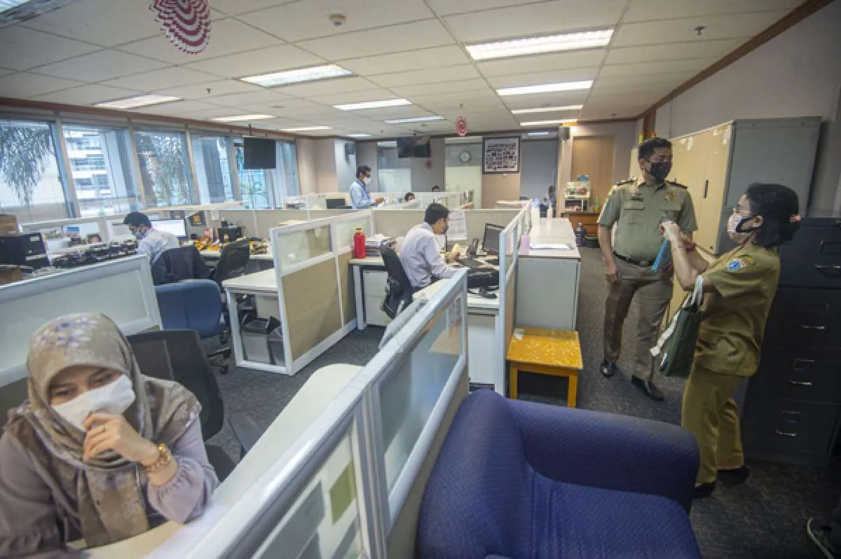 Mayoritas kantor yang ditutup sementera di Jakpus karena melanggar aturan jaga jarak