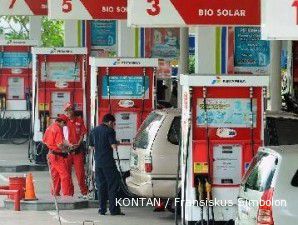 Govt may delay subsidized fuel restrictions